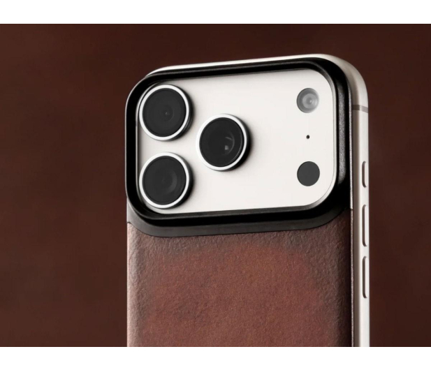 Nomad Magnetic Leather Back iPhone 18 Pro Max / 17 Pro Max MagSafe - 1586547 - zdjęcie 7